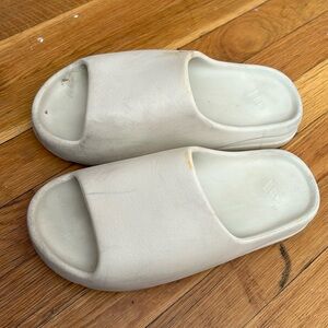 Size 11 Men’s Yeezy Slides